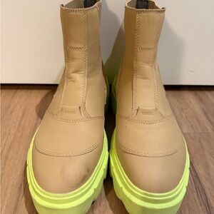 Sorel Women's Beige and Bright Green Ankle Boots